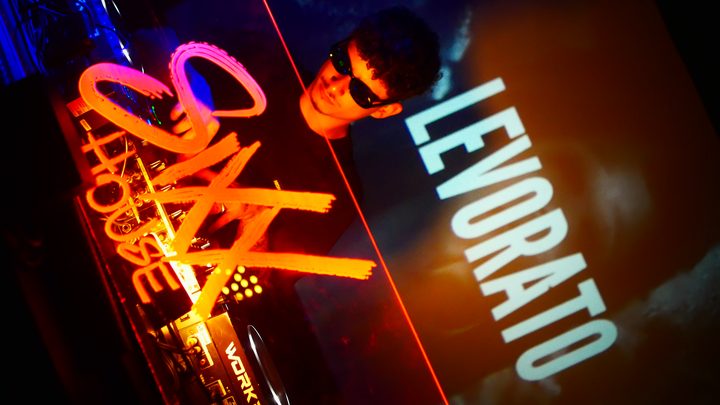 Levorato ao vivo — DJ