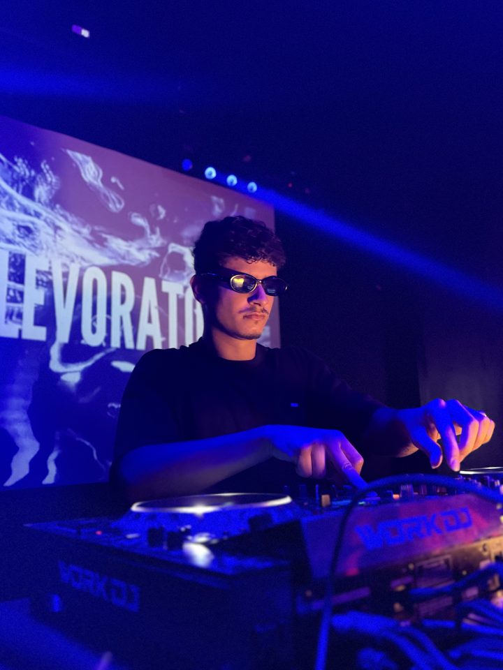 Levorato ao vivo — DJ